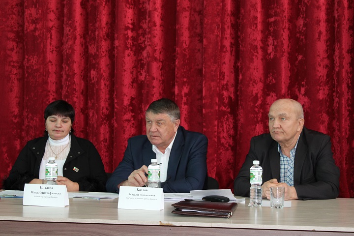 На сходе жители села Шахмайкино обсудили итоги 2024 года, наметили задачи на текущий год. На сходе принял участие глава района Вячеслав Козлов.